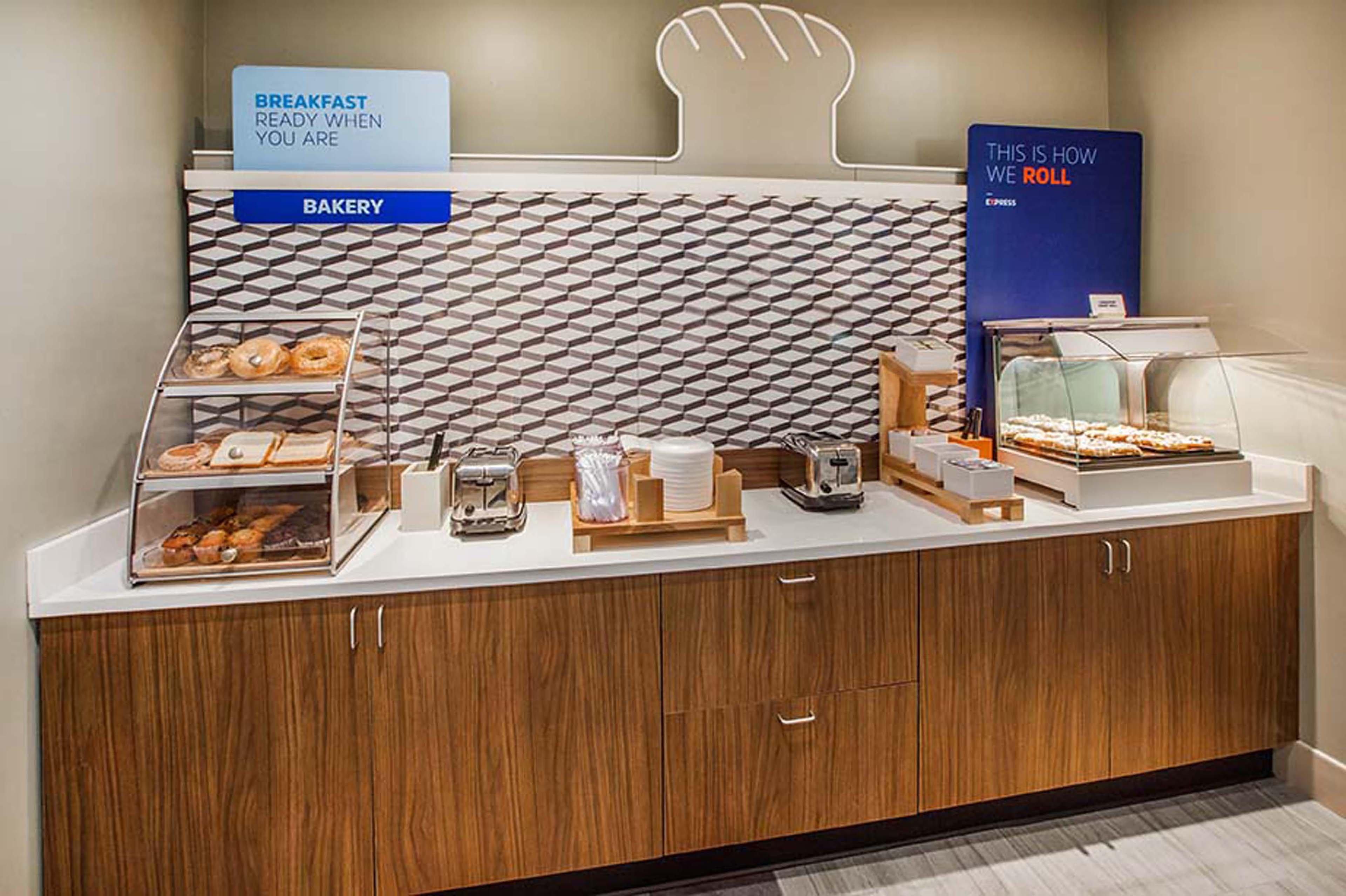 Holiday Inn Express & Suites - Oklahoma City Airport By Ihg Exterior foto